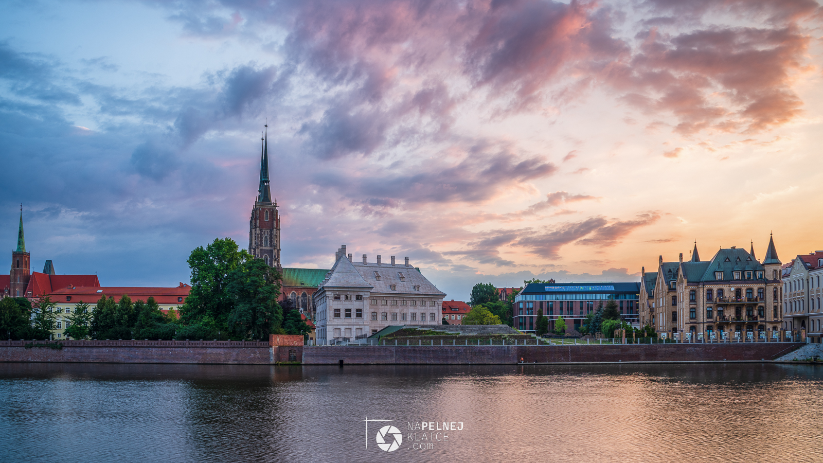 archikatedra wrocławska widziana z bulwaru dunikowskiego
