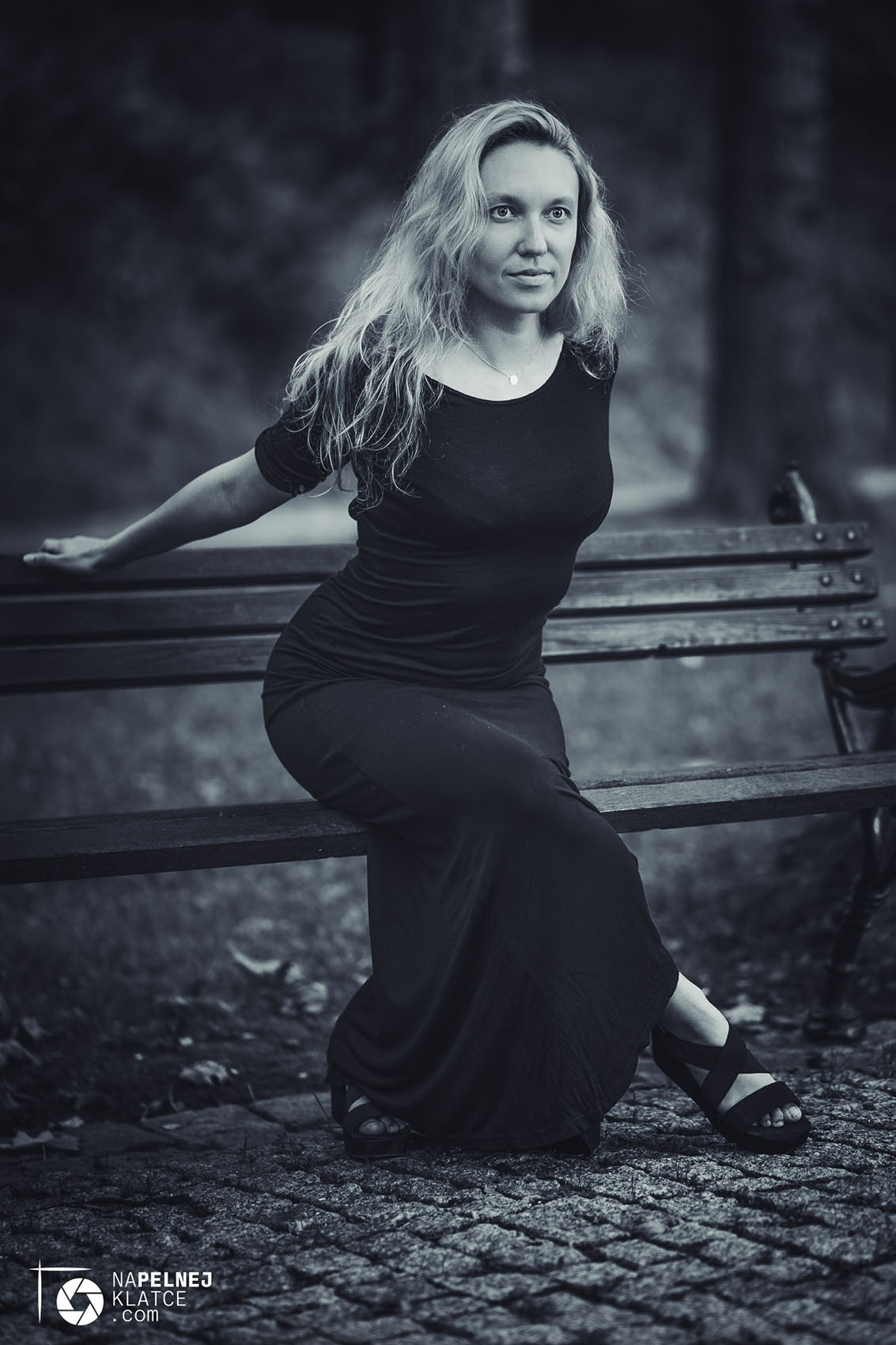 Sesja plenerowa monochromatyczna